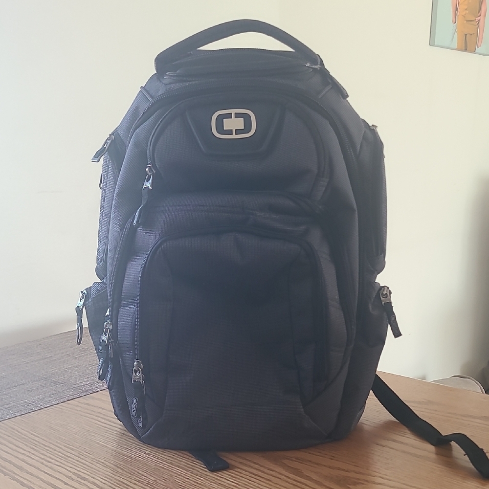 OGIO Black And Gray Surge Rss Backpack